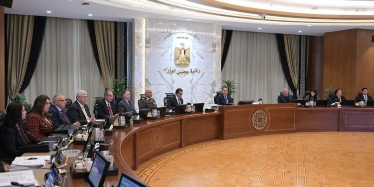 مجلس الوزراء يوافق على 5 مشروعات اتفاقيات التزام بترولية بقيمة 225.3 مليون دولار