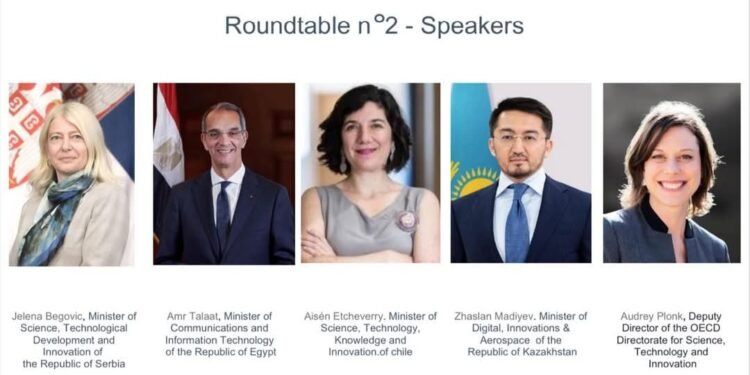 وزير الاتصالات: مصر ملتزمة بتعزيز حوكمة الذكاء الاصطناعي عالميًا