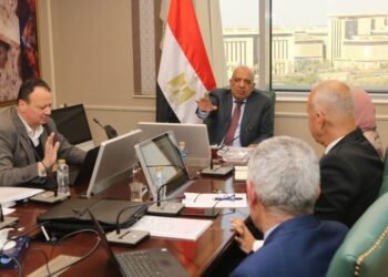 وزير الكهرباء: توفير الأراضي اللازمة لمشروعات الطاقة المتجددة للتنمية المستدامة والتحول الطاقى