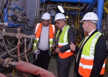 وزير الكهرباء يتفقد محطة توليد جنوب حلوان البخارية قبل تشغيلها