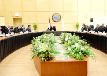 وزير الصناعة يتابع مع البنك الدولي مستجدات تطوير لوجستيات التجارة بين القاهرة والإسكندرية