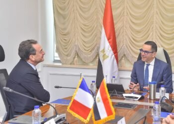 وزير الاستثمار يبحث مع “إيرباص هليكوبتر” إنشاء منظومة طيران متكاملة بمصر