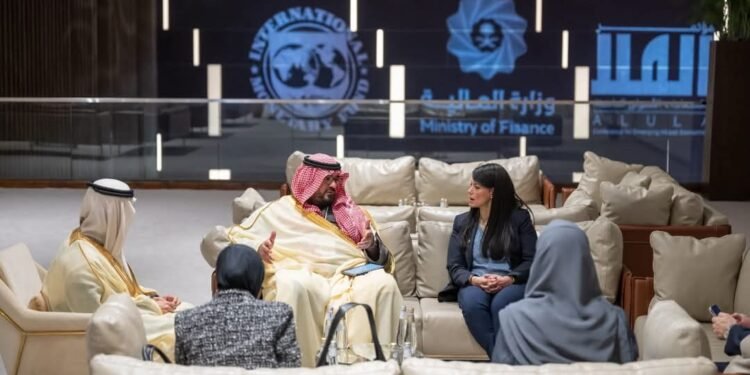 وزيرة التخطيط والتعاون الدولي تبحث مع نظيرها السعودي العلاقات المشتركة