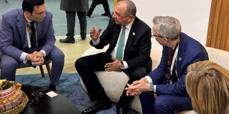 وزير قطاع الأعمال يتابع مستجدات مشروع المحطة الشمسية لمجمع الألومنيوم