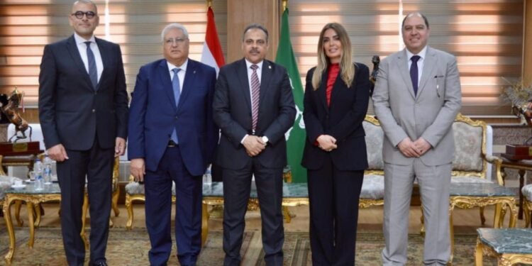 البنك الزراعي المصري يساهم في تجهيز 250 عروسة ويوزع 40 ألف قسيمة مواد غذائية