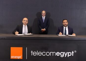 المصرية للاتصالات وأورنچ مصر توقعان اتفاقيات بقيمة 15 مليون جنيه