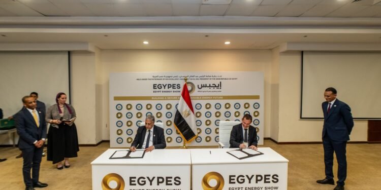 شنايدر إلكتريك تؤكد على التزامها بدعم جهود الاستدامة في قطاع الطاقة