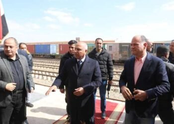 وزير الصناعة يتفقد موقع مشروع الميناء الجاف والمنطقة اللوجيستية بمدينة السادات
