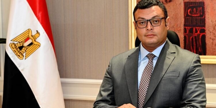 وزير الإسكان: بدء تسليم أراضي الإسكان للفائزين بالعاشر من رمضان الأحد المقبل