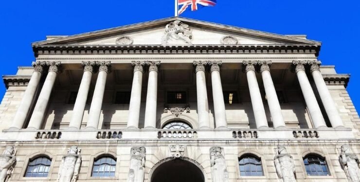 بنك إنجلترا يخفض أسعار الفائدة 25 نقطة أساس