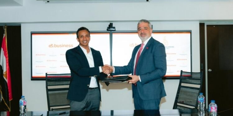 “إي آند بيزنس” تتعاون مع “المطورون العرب القابضة” لتطوير البنية التحتية للاتصالات في مشروعين