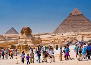 بعد 15.3 مليار دولار.. ماذا تنتظر مصر من السياحة في 2025؟