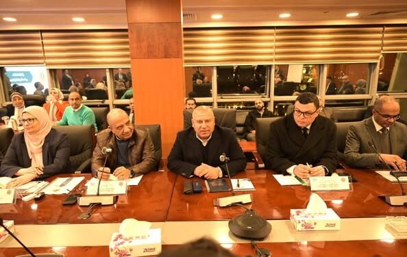 الوزير: تشكيل لجنة لدراسة تصميم وتسعير مرافق الكهرباء في المنطقة الصناعية بأكتوبر الجديدة