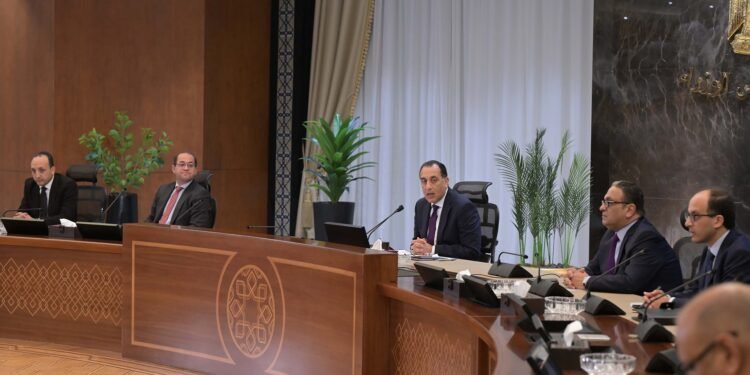 رئيس الوزراء: ما يثار حول بيع بنك القاهرة بمليار دولار غير صحيح