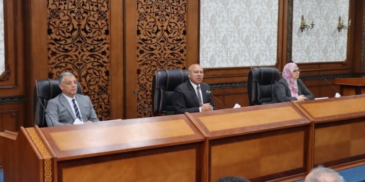 وزير الصناعة: جاري الانتهاء من ترفيق عدد من الأراضي الصناعية لطرحها على المستثمرين