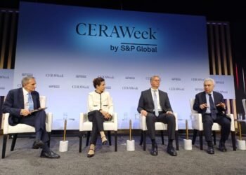 وزير البترول : طرح حزمة تحفيزية لزيادة إنتاج الطاقة وإصدار ورقة سياسات لتحفيز الاستثمار