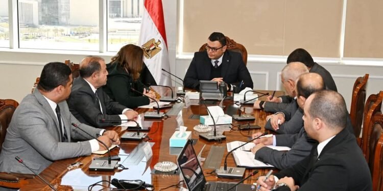 وزير الإسكان يوجه بسرعة الانتهاء من طرح 400 ألف وحدة سكنية في أقرب وقت