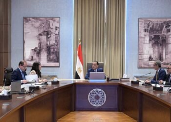 رئيس الوزراء يتابع جهود فض التشابكات المالية بين هيئة البريد وبنك الاستثمار القومي