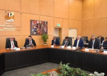 “الإسكان “و”العربية للتصنيع” يستعرضان موقف تنفيذ المشروعات المشتركة ضمن حياة كريمة