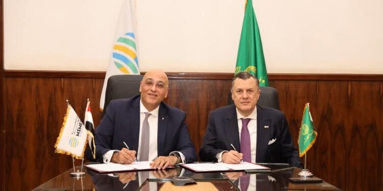 بنك مصر يوقع عقدًا مع جهاز تنمية المشروعات بقيمة 200 مليون جنيه لدعم المشروعات الصغيرة