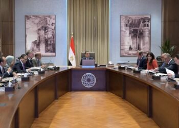 رئيس الوزراء يستعرض موقف تخصيص الأراضي لمشروعات الهيدروجين الأخضر.. وموقف الطاقة في الصيف المقبل