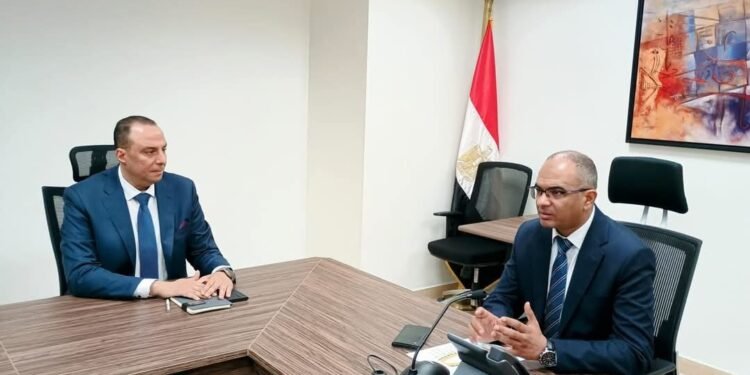 نائب وزير الإسكان يبحث التعاون مع إحدى الشركات المتخصصة في الحلول الذكية والمستدامة بمشروعات المرافق