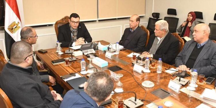 “الشربيني” يوجه بوضع جدول زمني لإنجاز المشروعات بقرى “حياة كريمة”