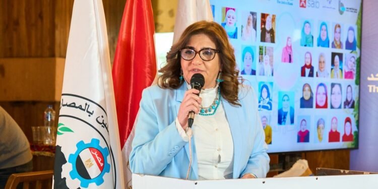 بنك قناة السويس يرعى احتفالية تكريم الأمهات المثاليات بالقطاع المصرفي تقديرًا لعطائهن المُستمر