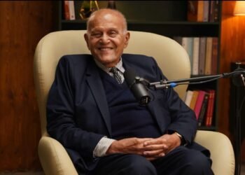 السير مجدي يعقوب في بودكاست “بداية جديدة” يكشف عن حلم بناء مستشفى جديد بالقاهرة
