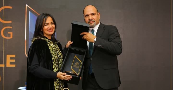 هنا طه تفوز بجائزة Athar Award لإسهاماتها في مجال الاستدامة والمسؤولية الاجتماعية