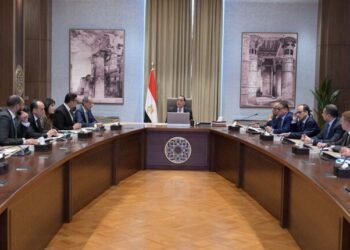 مدبولي يوجه بتشكيل مجموعة عمل لتدشين منصة عقارية للأجانب تضم البنك المركزي