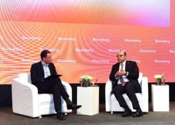 محمد فريد: سوق الكربون الطوعي المنظم آلية مبتكرة لدعم جهود الحكومة لتحقيق الحياد الكربوني