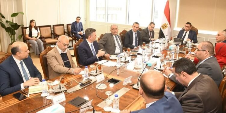 وزير الإسكان يُتابع معدلات تسويق عدد من مشروعات هيئة المجتمعات العمرانية الجديدة