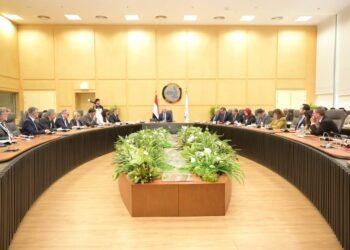 وزير الصناعة: التنسيق مع السفارة الفرنسية لوضع قائمة للمشروعات المقترحة للتعاون المشترك