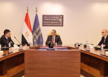 وزير الاتصالات يبحث تعزيز الشراكة مع ڤوداكوم وڤودافون بمجالات تكنولوجيا المعلومات