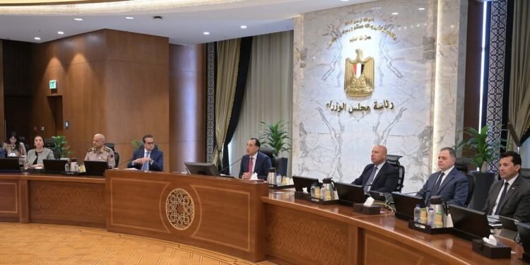 تخصيص أراضٍ لمشروعات تنموية وتعزيز الاستثمار والسياحة والطاقة المتجددة ابرز قرارات مجلس الوزراء اليوم