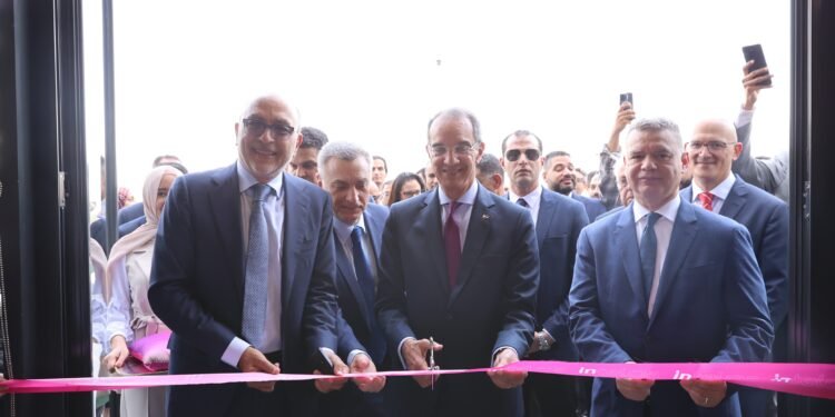 بحضور وزير الاتصالات إنتلسيا تدشّن مقرها الإقليمي الجديد في مصر