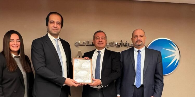 مصرف أبوظبي الإسلامي- مصر: إدارة الخدمات المصرفية للشركات تحصل على شهادة “ISO 9001:2015”