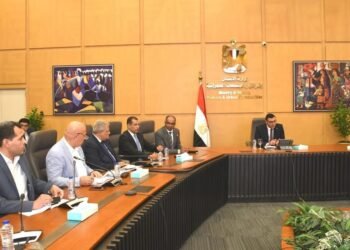 وزير الإسكان يتابع مشروعات “حياة كريمة” بمحافظات الأقصر والفيوم وكفر الشيخ