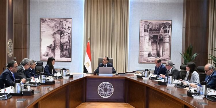 رئيس الوزراء يتابع جُهود إصلاح وإعادة هيكلة الهيئات الاقتصادية