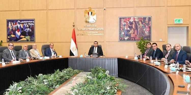 وزير الإسكان يعقد اجتماعًا لمتابعة مشروع تطوير موقع التجلي الأعظم فوق أرض السلام