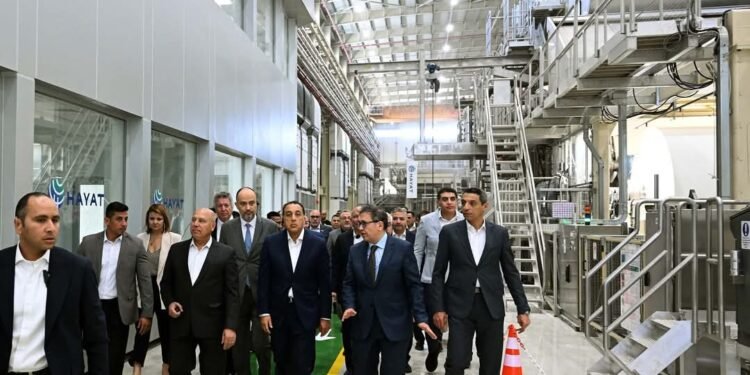 رئيس الوزراء يفتتح توسعات حياة إيجيبت للمنتجات الصحية” باستثمار 60 مليون دولار