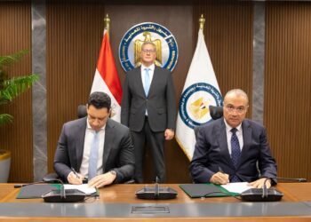 وزير البترول يشهد توقيع اتفاقية بين “إيجاس” وشركة هاربور إنرجي للتوسع فى عمليات الغاز الطبيعي