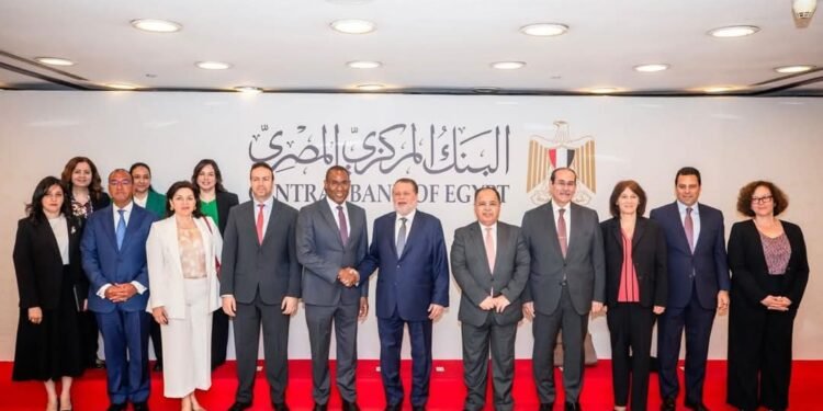 محافظ البنك المركزي المصري يستقبل نائب المدير العام لصندوق النقد الدولي والوفد المرافق له