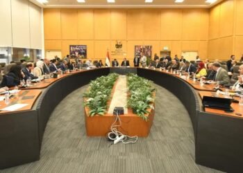 وزير الإسكان يعقد اجتماعه الدوري مع أعضاء “النواب والشيوخ”