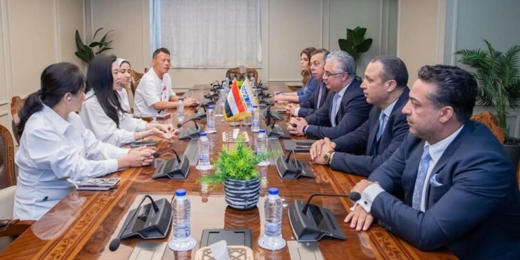 “اقتصادية قناة السويس” توقع عقد مشروع مع “شاوشين بيكي” الصينية باستثمارات 7 ملايين دولار