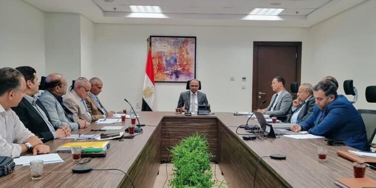 نائب وزير الاسكان يتابع الموقف التنفيذى لمشروع إنشاء محطة مياه منشأة القناطر