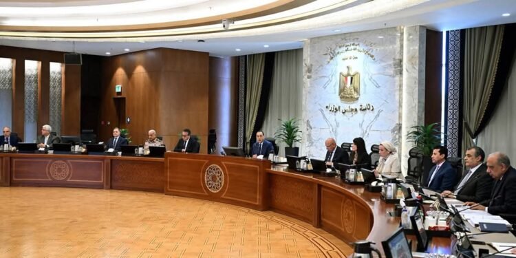 مجلس الوزراء يوافق على 27 طلباً بتخصيص قطع أراضٍ بنظام البيع بالدولار الأمريكي من الخارج