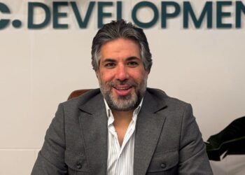 UC للتطوير العقارى تنتهي من الهيكل الخرسانى لمشروعى”  Uni Tower1 , 2 “