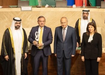 تكريم الرئيس التنفيذي لمصرف أبو ظبي الإسلامي- مصر كأحد أبرز قادة الاستدامة